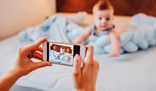 mama fotografa bebe