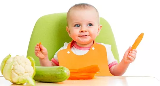 bebe con verduras