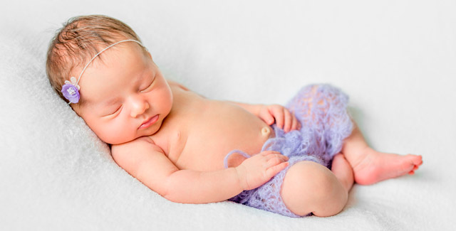 dormir-recien-nacido_492962710