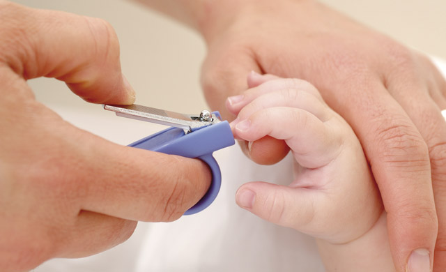 cortar-unas_69141271