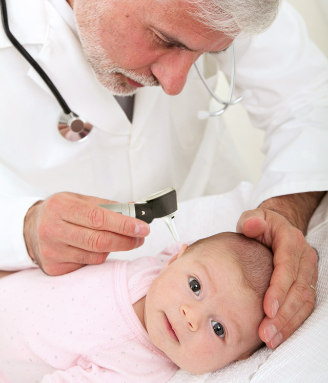 pediatra-oido_77070733