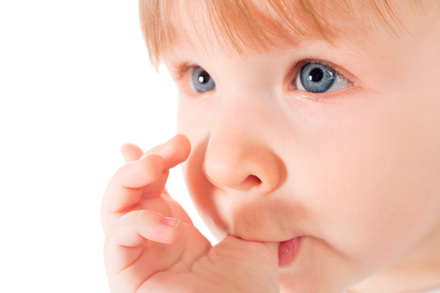 chupar-dedo_73285288