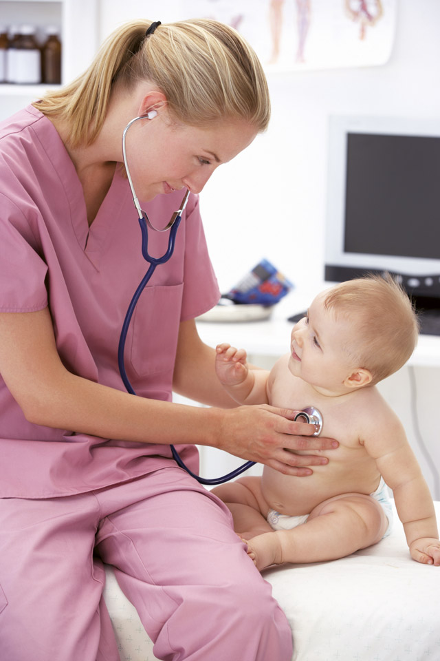 pediatra_79761763