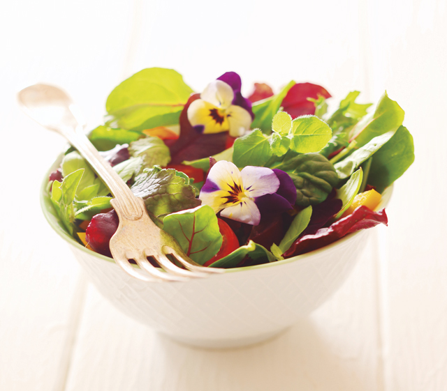 ensalada-flores_137143523
